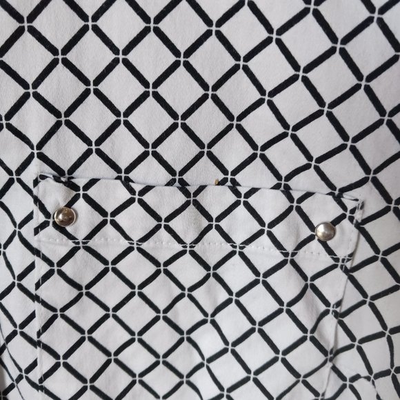 7th Ave New York & Co black and white button down, long sleeve collared blouse. - Picture 6 of 9